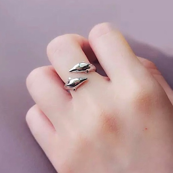 🔵𝟲𝟱%𝗢𝗙𝗙 𝗯𝘂𝗻𝗱𝗹𝗲𝘀 𝟯+🔵 NEW Dolphins Cute Silver Adjustable Ring - Picture 3 of 8